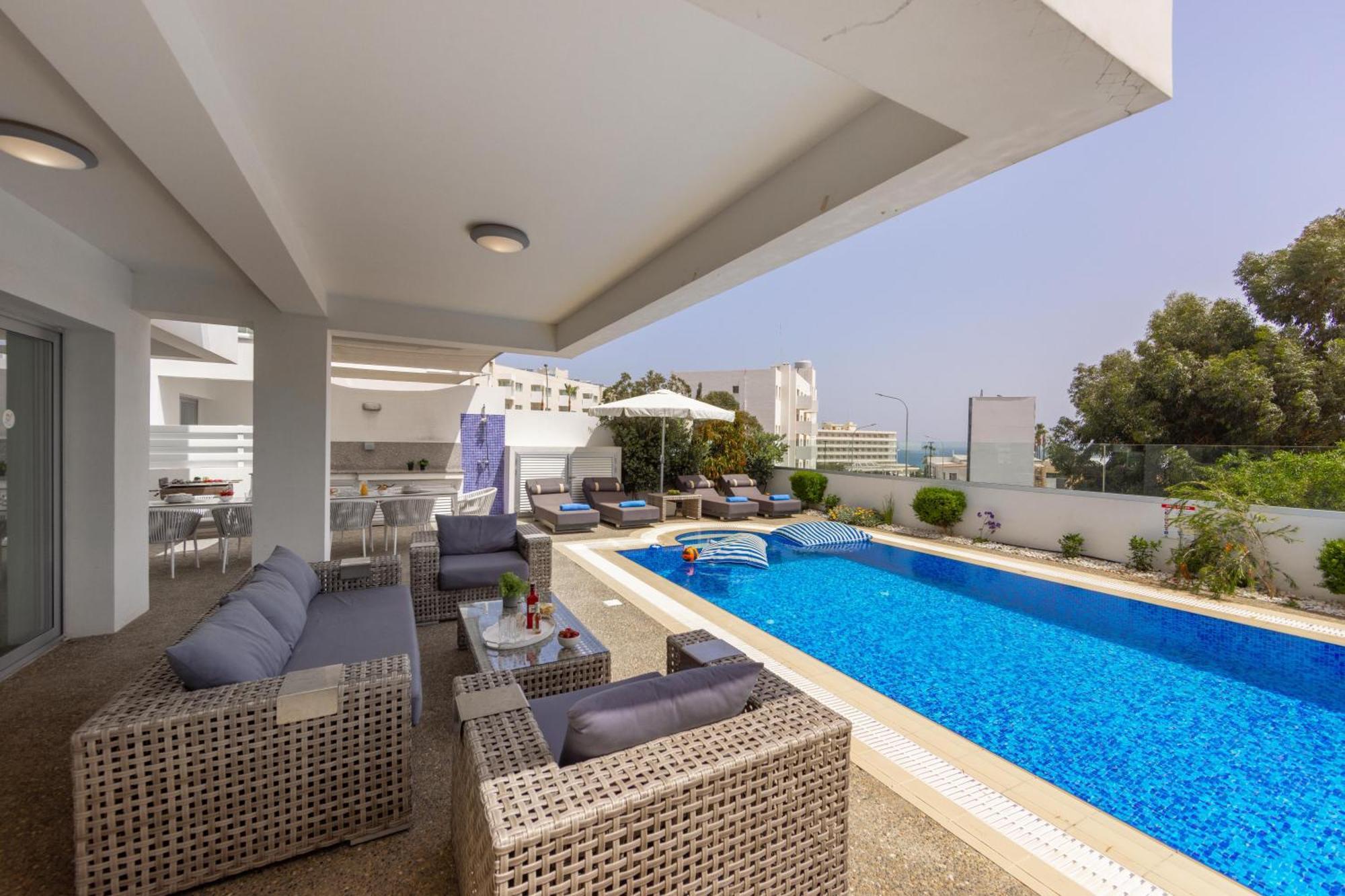 Вилла Fig Tree Bay Residences 4 *