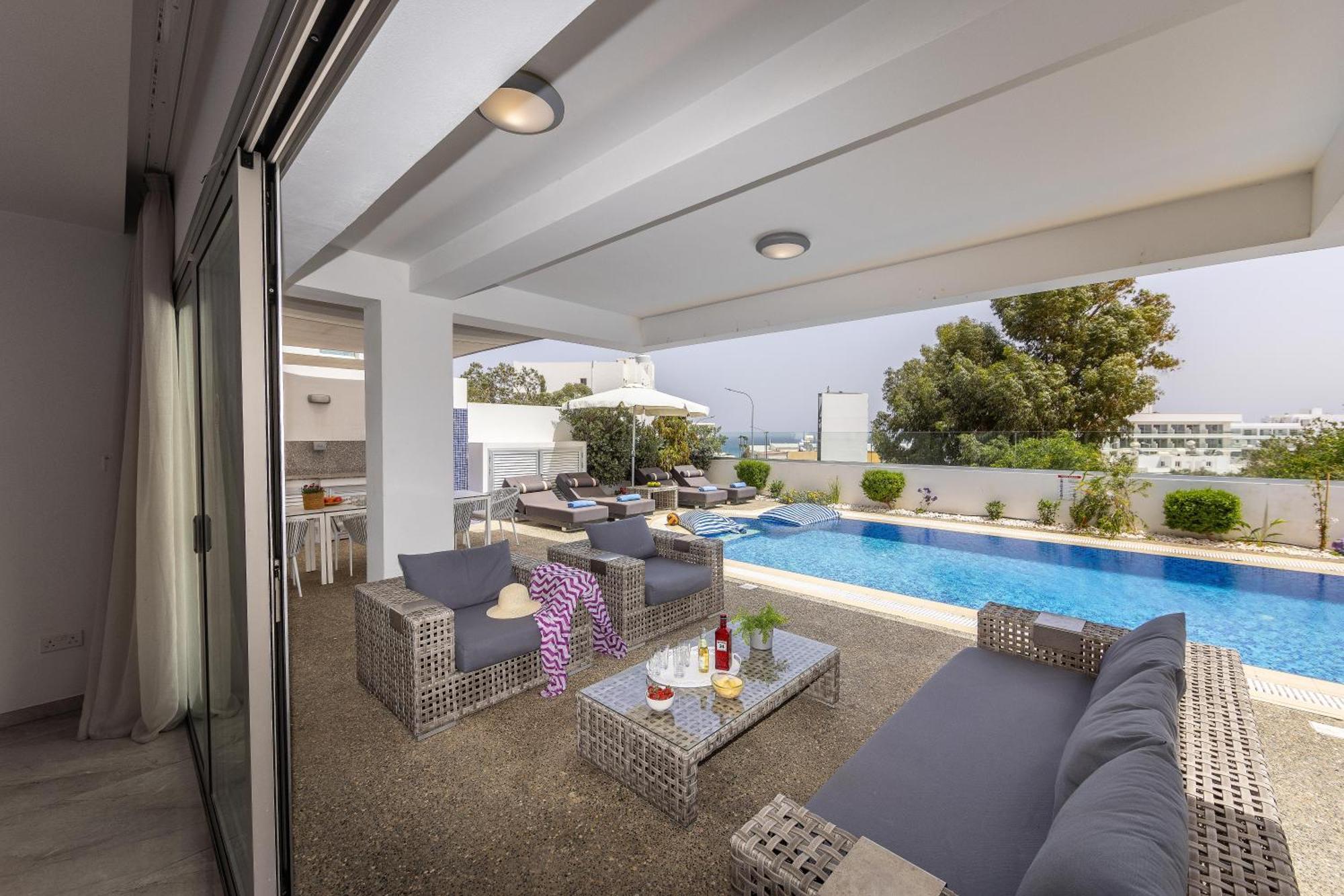 Вилла Fig Tree Bay Residences 4 *