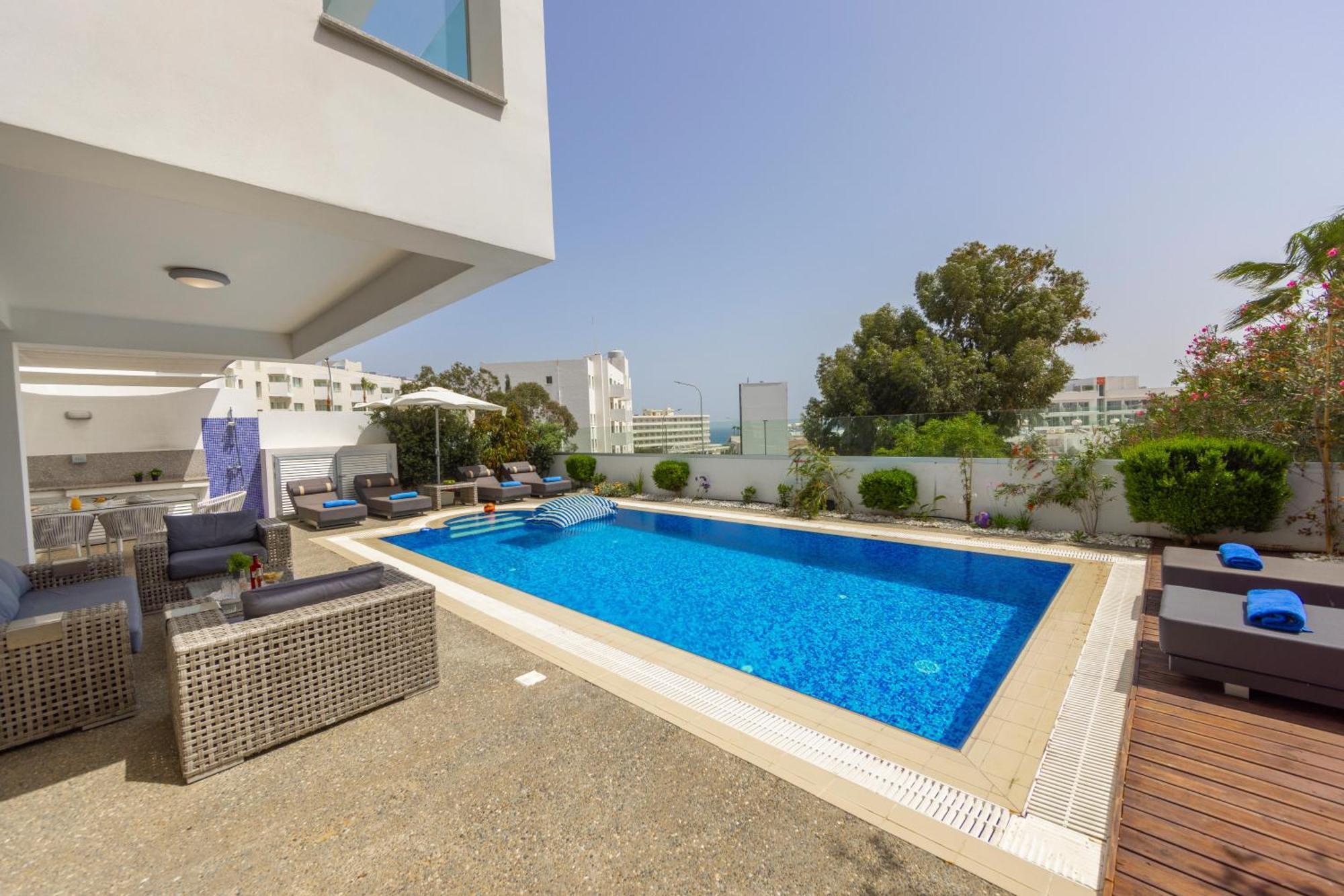 Вилла Fig Tree Bay Residences 4 *